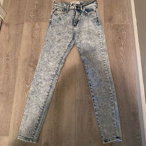 Acid washed jeans